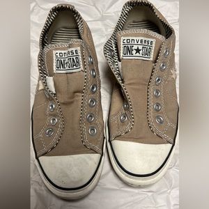 Slip on Converse runners. Size 7.